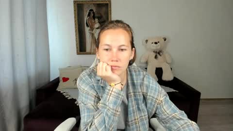 Snapshot of michellewoitsik chatting on 19, 5, 2026 Michelle online show from 19, 5, 2026
