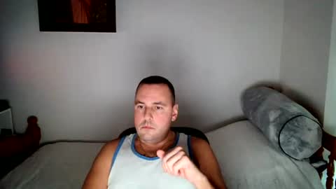 Snapshot of micic3 chatting on 8, 8, 2026 micic3 online show from 8, 8, 2026