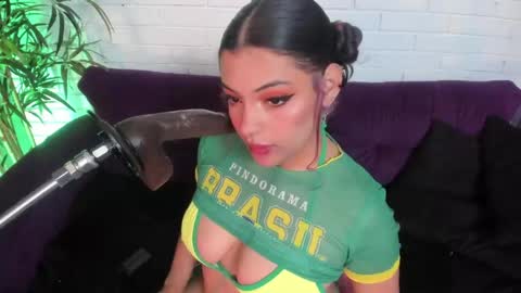 Snapshot of micki__ chatting on 18, 4, 2026 Micki online show from 18, 4, 2026