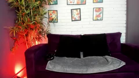 Snapshot of micki__ chatting on 24, 4, 2026 Micki online show from 24, 4, 2026