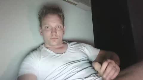 mickkxl online show from 30, 1, 2025