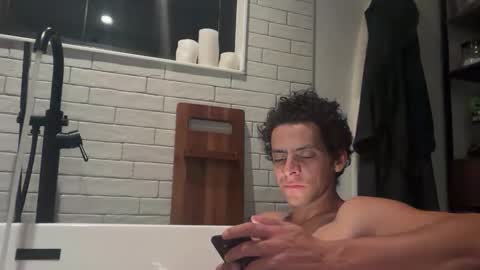 Snapshot of micomoney chatting on 27, 11, 2025 micomoney online show from 27, 11, 2025