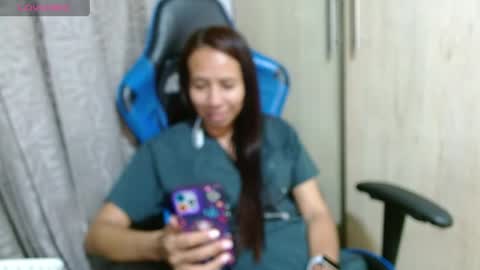 Snapshot of miculohot chatting on 19, 4, 2026 vanesa sexy online show from 19, 4, 2026