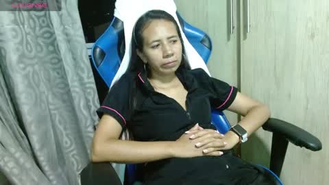 Snapshot of miculohot chatting on 17, 5, 2026 vanesa sexy online show from 17, 5, 2026