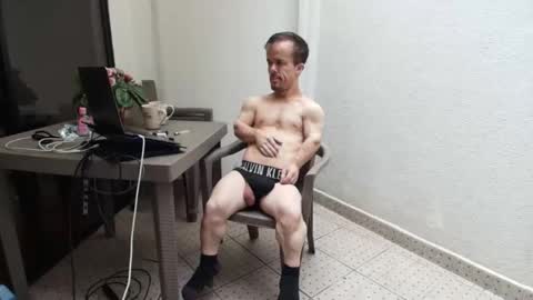 Snapshot of midgettripod1 chatting on 26, 4, 2026 Aaron online show from 26, 4, 2026