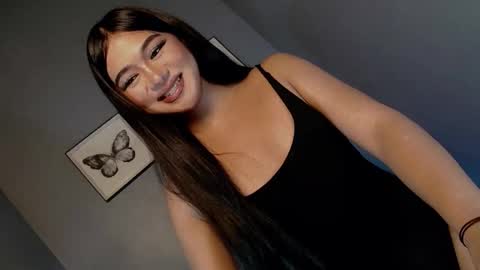 Snapshot of midnightdesire28 chatting on 5, 5, 2026 Call me Yhana online show from 5, 5, 2026