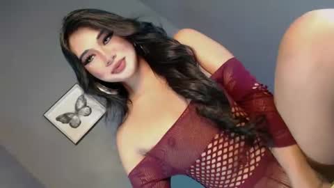Snapshot of midnightdesire28 chatting on 8, 7, 2026 Call me Yhana online show from 8, 7, 2026