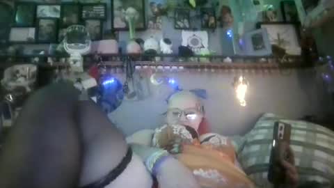 Snapshot of midnightseducer1 chatting on 5, 4, 2026 midnightseducer1 online show from 5, 4, 2026