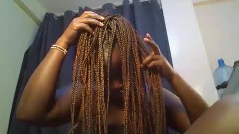 Snapshot of midnightt_curves chatting on 22, 5, 2026 midnightt_curves online show from 22, 5, 2026