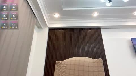 Mia online show from 4, 12, 2025