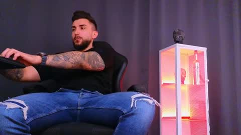 MightyAaron online show from 2, 2, 2025