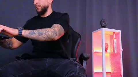 MightyAaron online show from 6, 2, 2025