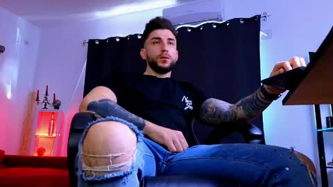 MightyAaron online show from 8, 4, 2026