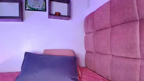 Mia  online show from 27, 9, 2025