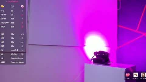Snapshot of miia_taylor_1_ chatting on 7, 7, 2026 Mia online show from 7, 7, 2026