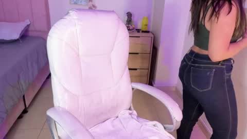 Snapshot of miia_thompson_1 chatting on 8, 6, 2026 M I I A online show from 8, 6, 2026
