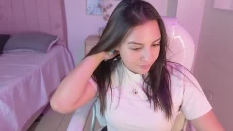 Snapshot of miia_thompson_1 chatting on 10, 7, 2026 M I I A online show from 10, 7, 2026