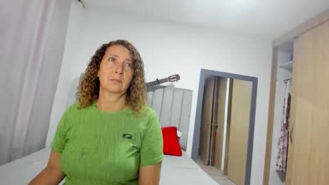 Snapshot of miia_weed chatting on 6, 4, 2026 Mia Weed online show from 6, 4, 2026