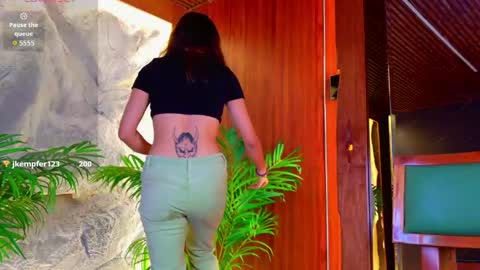 Snapshot of miiaa_cooper chatting on 14, 5, 2026 CALL ME MIA online show from 14, 5, 2026