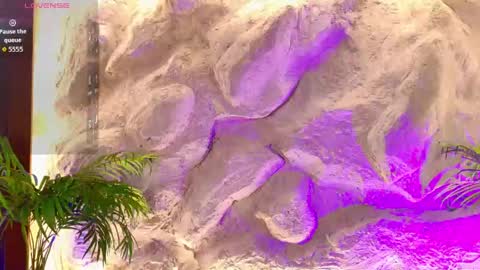 Snapshot of miiaa_cooper chatting on 30, 5, 2026 CALL ME MIA online show from 30, 5, 2026