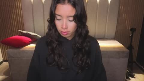 miiaa_evans1 online show from 12, 1, 2026