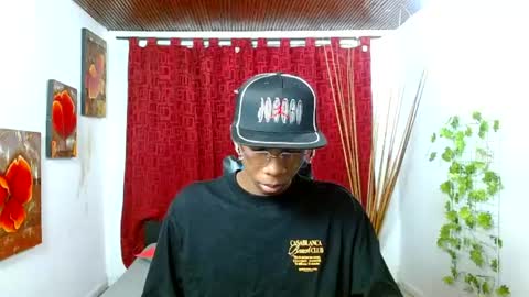 Snapshot of miilo18 chatting on 25, 4, 2026 milo online show from 25, 4, 2026