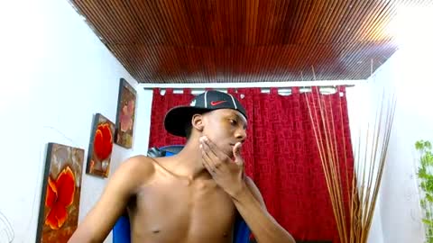 Snapshot of miilo18 chatting on 5, 7, 2026 milo online show from 5, 7, 2026