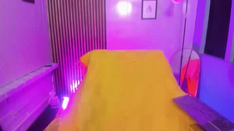 miilu  online show from 19, 3, 2026