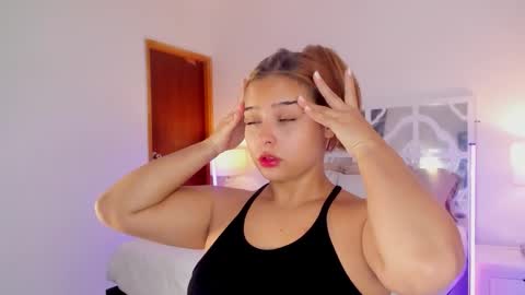 Snapshot of mikaelastonne chatting on 1, 12, 2025 Mikaela blondie bigass online show from 1, 12, 2025