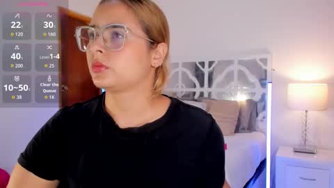 Snapshot of mikaelastonne chatting on 5, 12, 2025 Mikaela blondie bigass online show from 5, 12, 2025