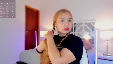 Snapshot of mikaelastonne chatting on 16, 12, 2025 Mikaela blondie bigass online show from 16, 12, 2025