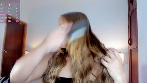 Snapshot of mikaelastonne chatting on 11, 1, 2026 Mikaela blondie bigass online show from 11, 1, 2026