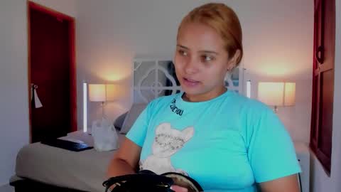 Snapshot of mikaelastonne chatting on 18, 1, 2026 Mikaela blondie bigass online show from 18, 1, 2026