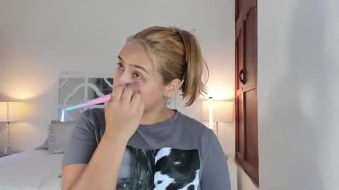 Snapshot of mikaelastonne chatting on 19, 2, 2026 Mikaela blondie bigass online show from 19, 2, 2026