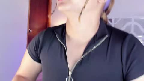 Snapshot of mikaelastonne chatting on 1, 3, 2026 Mikaela blondie bigass online show from 1, 3, 2026