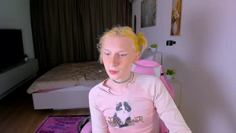 Snapshot of mikaella_nicole chatting on 20, 6, 2026 mikaella_nicole online show from 20, 6, 2026