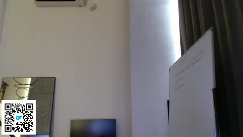 Snapshot of mikamilkies chatting on 26, 5, 2026 Mikamilkies online show from 26, 5, 2026