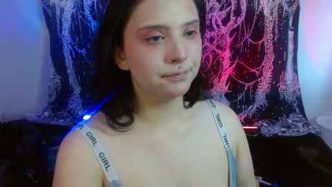 Snapshot of mikaskullcs chatting on 7, 6, 2026 Mika online show from 7, 6, 2026