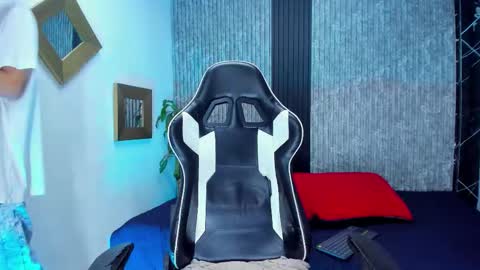 Mike 0233 online show from 14, 1, 2026