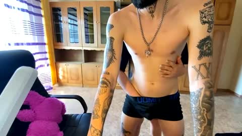 Snapshot of mike_and_anna_ chatting on 1, 4, 2026 Mike and anna online show from 1, 4, 2026