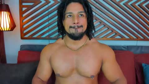 Snapshot of mike_estevess chatting on 13, 5, 2026 online show from 13, 5, 2026