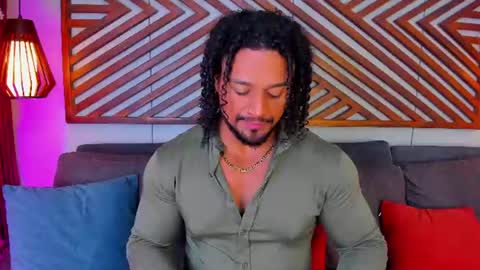 Snapshot of mike_estevess chatting on 28, 6, 2026 online show from 28, 6, 2026