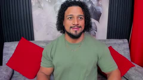 Snapshot of mike_estevess chatting on 9, 7, 2026 online show from 9, 7, 2026