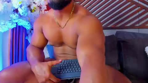 Snapshot of mike_estevess chatting on 14, 7, 2026 online show from 14, 7, 2026