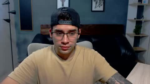 Snapshot of mike_montoya chatting on 19, 4, 2026 Mike Montoya online show from 19, 4, 2026