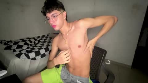 Mike Pineapple online show from 9, 10, 2025