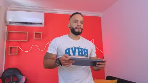 Snapshot of mike_savage3 chatting on 29, 4, 2026 Mike online show from 29, 4, 2026