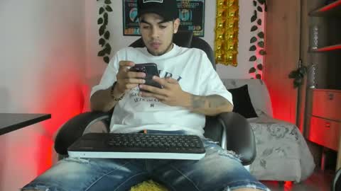 mikee_scooth online show from 7, 1, 2025