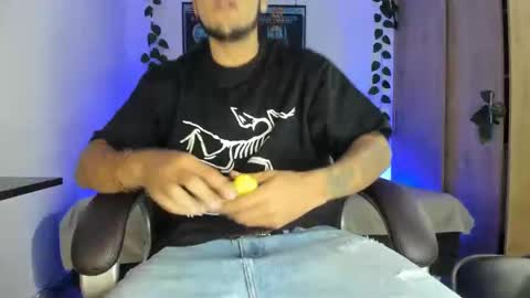 Snapshot of mikee_scooth chatting on 7, 3, 2025 mikee_scooth online show from 7, 3, 2025