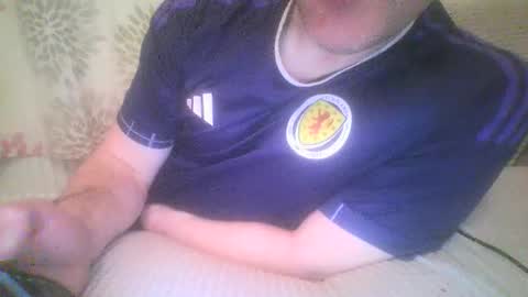 Snapshot of mikehockishuge9 chatting on 19, 4, 2026 mikehockishuge9 online show from 19, 4, 2026
